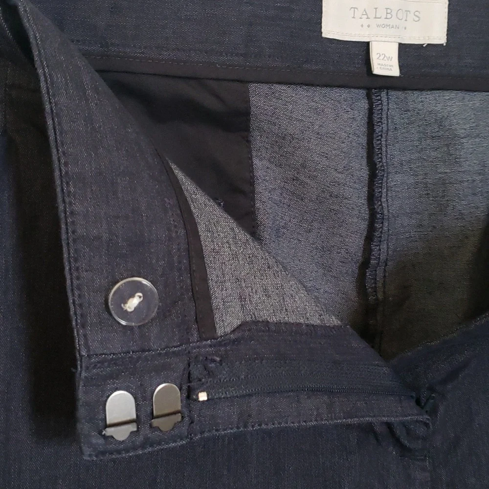 Talbots Woman 22W Perfect Dark Blue Shorts 10 1/2" Size 22 - Picture 5 of 8